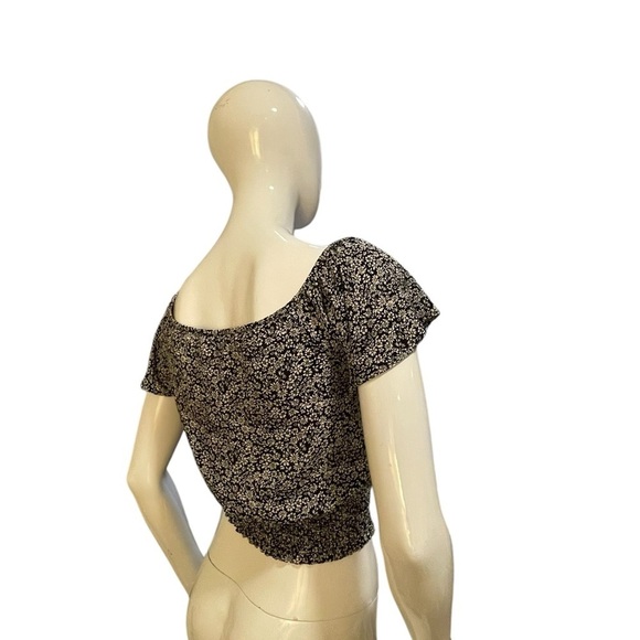 Monteau Black and White Flutter Sleeve Crop Blouse - Picture 8 of 10